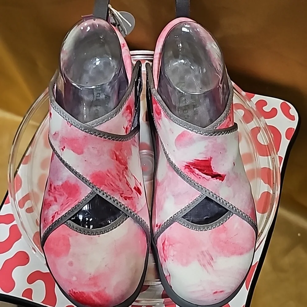 K Jambu Sneaks Pink grey 6.5 Wide fit dual velcro enclosure snug comfortable NWT